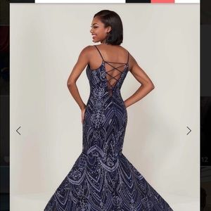 Tiffany designs navy size 4 prom dress.